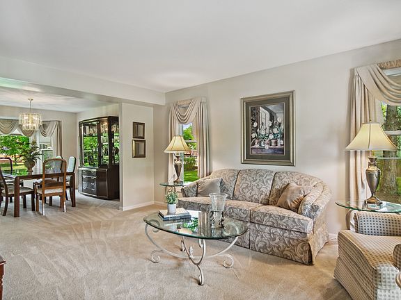 3rd image of 2788 Whispering Oaks Dr