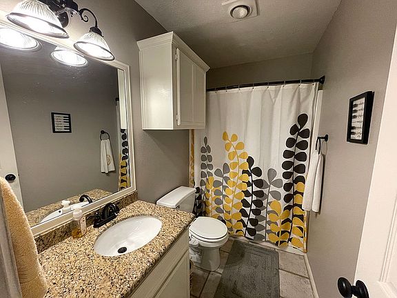 5th image of 2838 Estes Ln