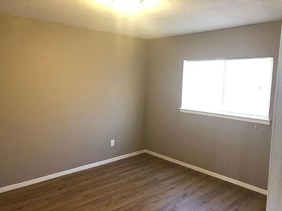 3rd image of 1804 Buena Vista Dr SE #2