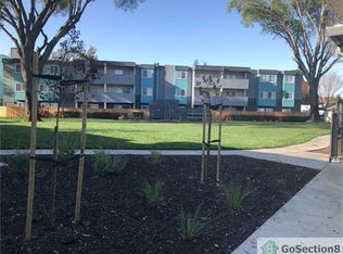 975 W Tennyson Rd #302, Hayward, CA 94544