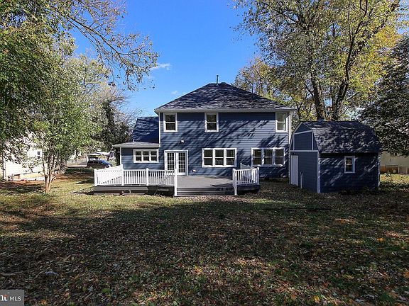 3rd image of 1808 Pimmit Dr