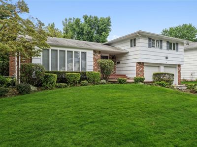 39 Dogwood Road, Albertson, NY, 11507