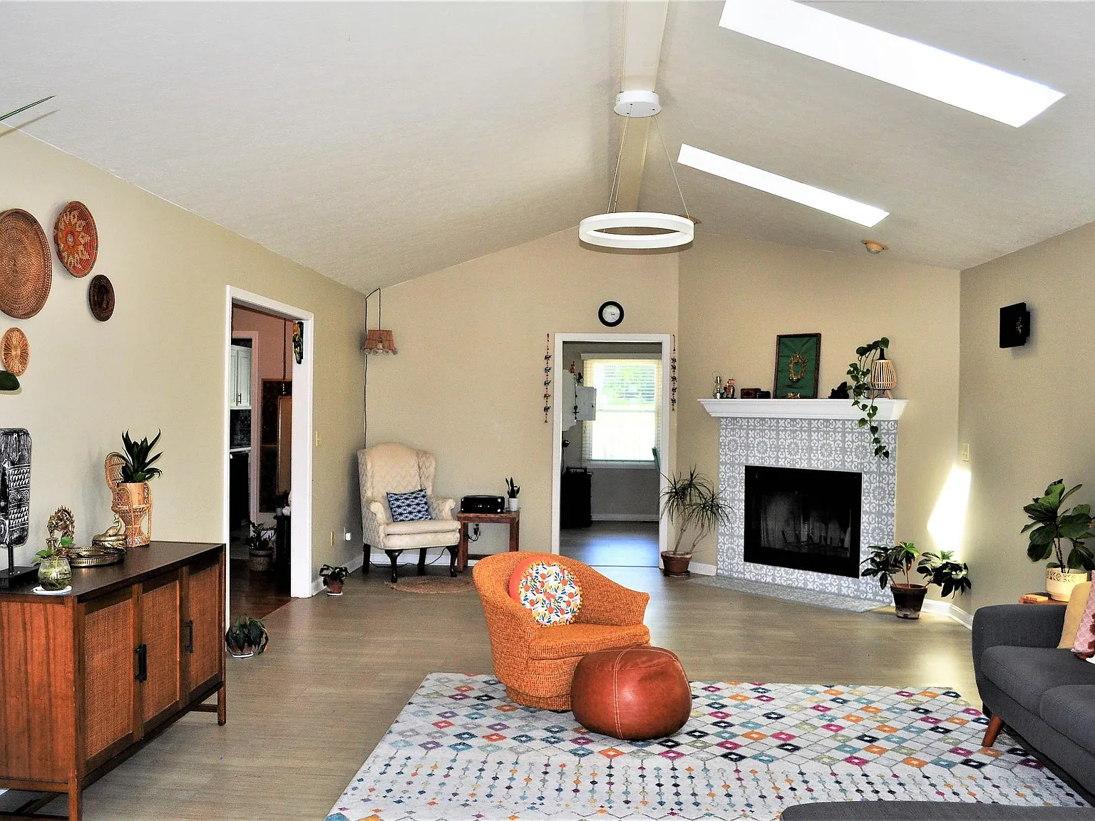 4 bed, 2830 sqft, $2,250 — Photo 4