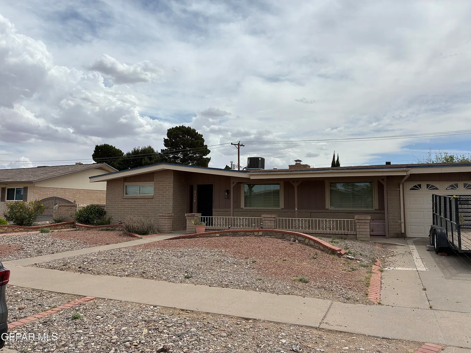 3 bed, 2.0 bath, 2050 sqft, $2,500 — Photo 2