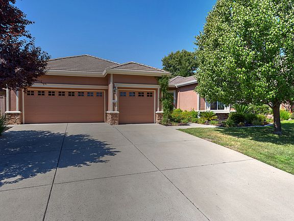 3rd image of 425 Chantilly Ct
