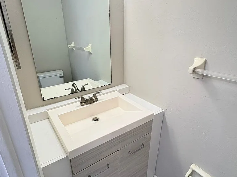 1123 SW 48th Ter #106 — Photo 13