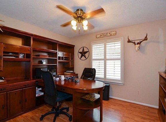 4th image of 15819 Constitution Ln