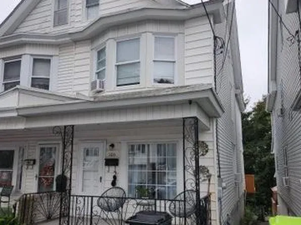 106 Schuylkill Ave, Shenandoah, PA 17976