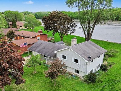 937 Riverview Dr, Alma, MI, 48801