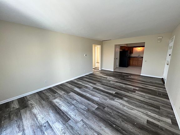 3rd image of 2019 Oak St APT B