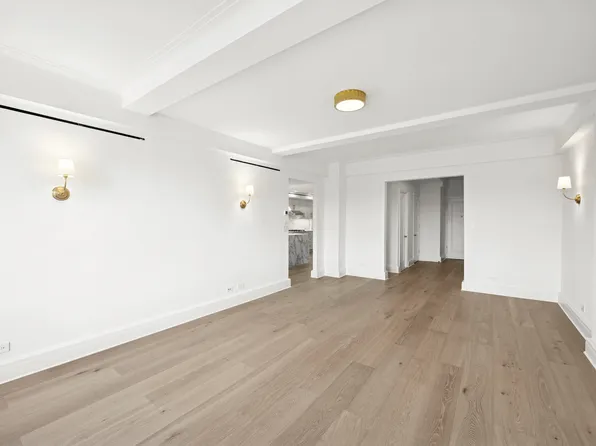 65 Central Park West image 4 of 16