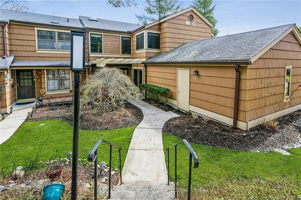 87 Treetop Circle, Nanuet, NY 10954 Zillow