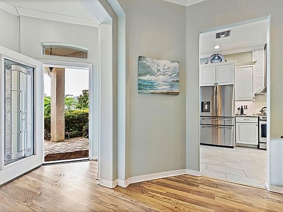 4th image of 708 Blue Seas Ct