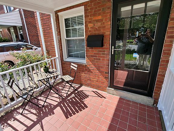 2nd image of 406 S Veitch St