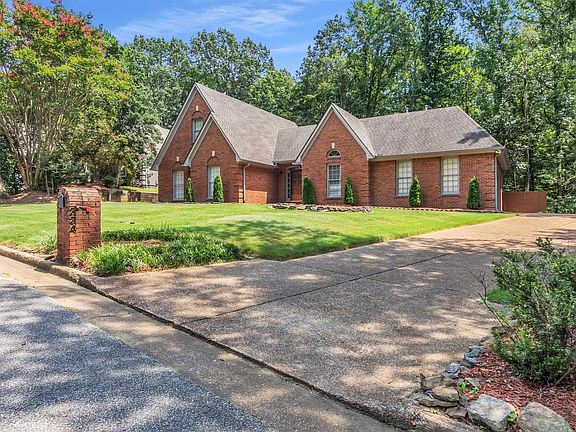 2nd image of 334 Brook Ridge Dr