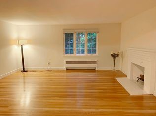 71 Louise Rd, Chestnut Hill, MA 02467