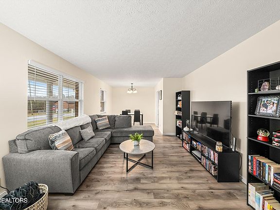 4th image of 207 Tennessee Cir