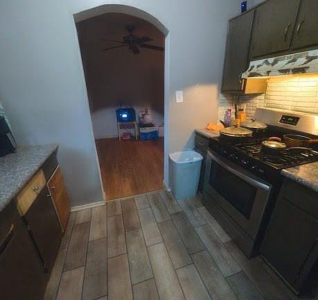 3rd image of 7010 Winkfield Pl S