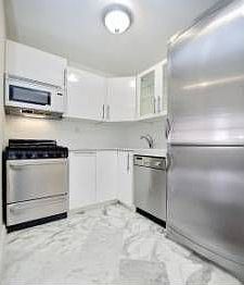 1st image of 320 W 14th St APT 4A