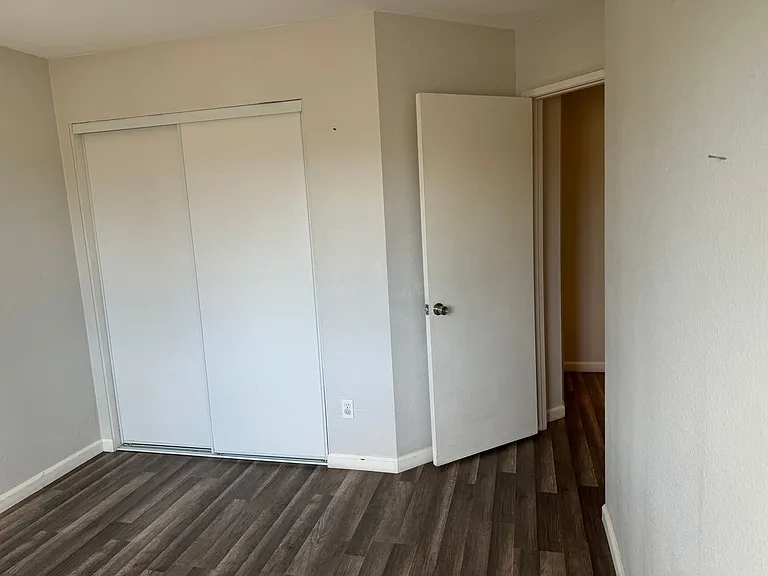 3215 Glancy Dr — Photo 12