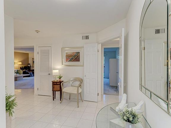 3rd image of 4000 Dundee Rd APT 107