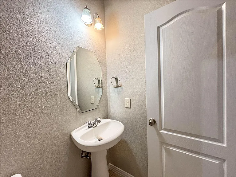 1323 Maple Ace Dr — Photo 8