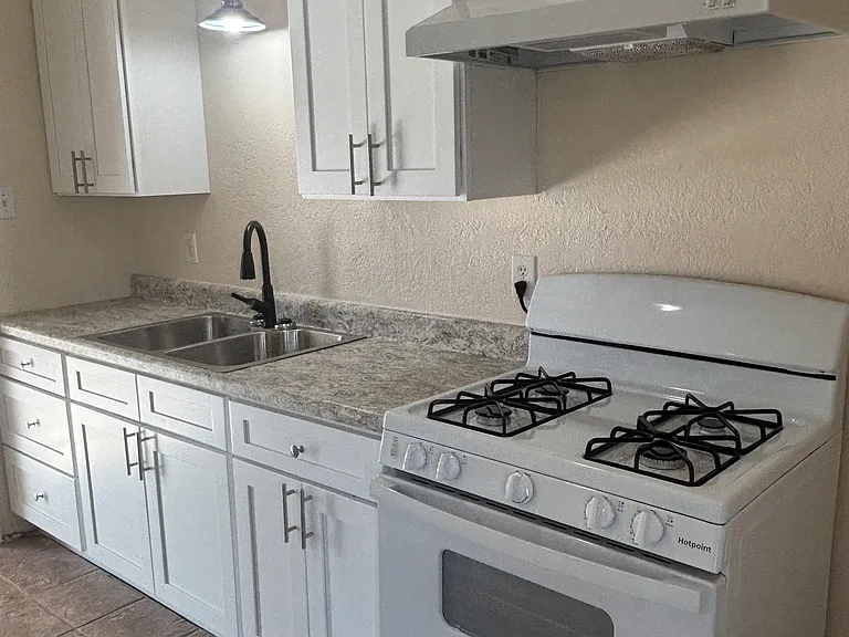 7604 Madison Dr — Photo 5