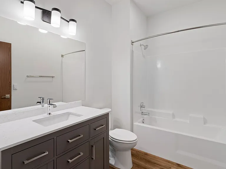 Bradbury Pointe Apartments — Photo 36