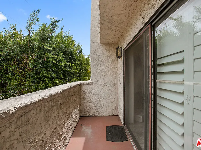 1110 S Shenandoah St #8 — Photo 17