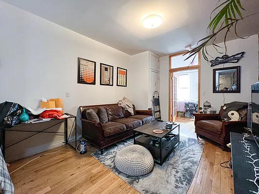 Rented by Compass | media 18