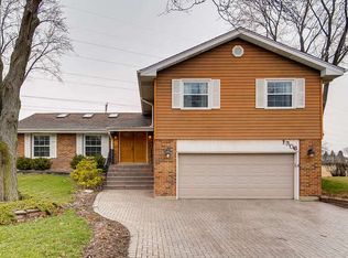 1306 Vargo Ln, Arlington Heights, IL 60004