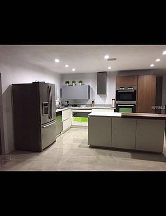 4th image of 8559 Banyan Blvd