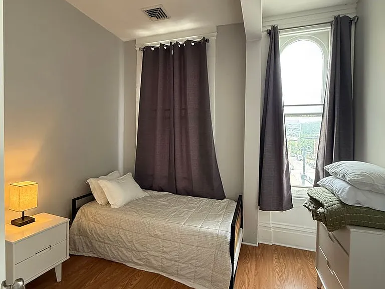 2134 East Carson Street — Photo 31