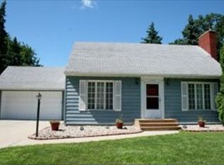 1726 Plumtree Rd N, Fargo, ND 58102