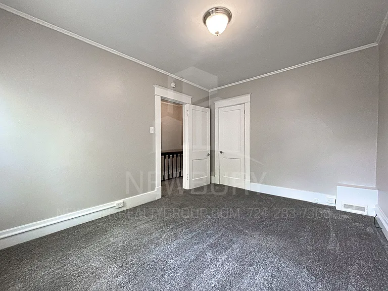 303-317 Wilson Ave — Photo 29