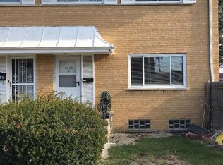 4833 Elm St #D, Skokie, IL 60077