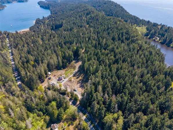 4805 Schooner Way, Southern Gulf Islands, BC V0N 2M2