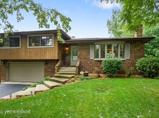 16 Woody Way, Oakwood Hills, IL 60013
