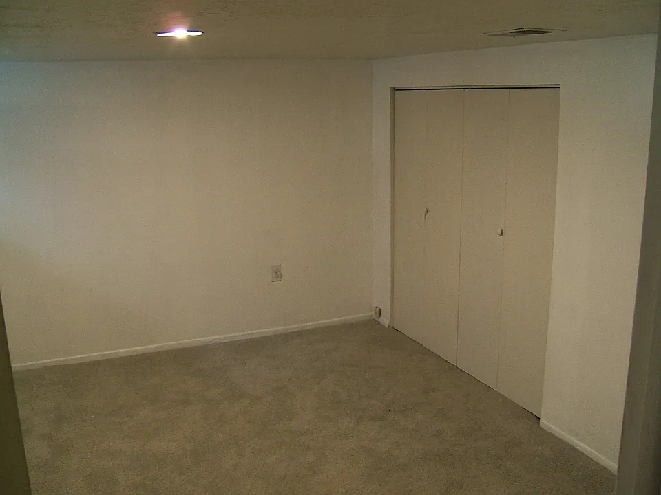 dwnstairs bdrm