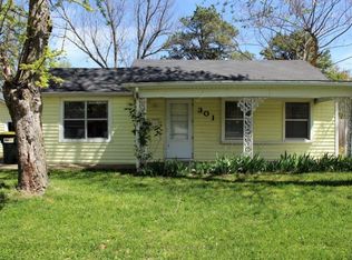 301 N West End St, Springdale, AR 72764