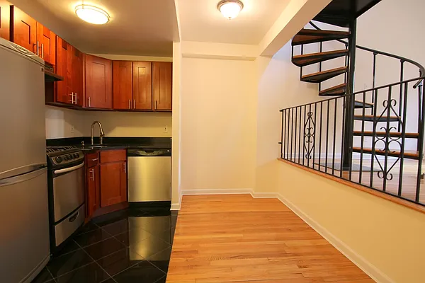 Rented by JK Dansar Corp | media 16