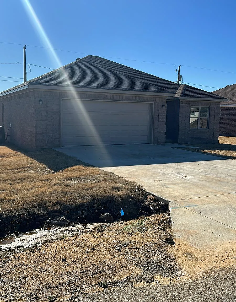 3 bed, 1581 sqft, $1,445 — Photo 3