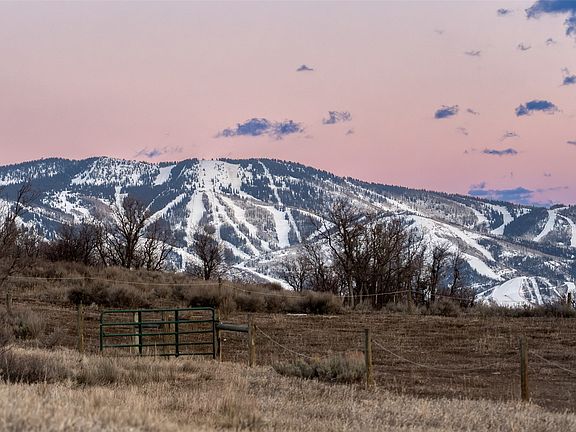 3rd image of 27000 Fire Song Rd