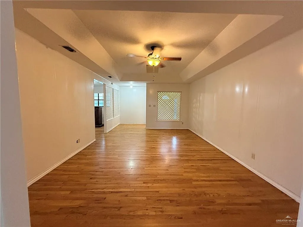 3 bed, 2109 sqft, $1,700 — Photo 3