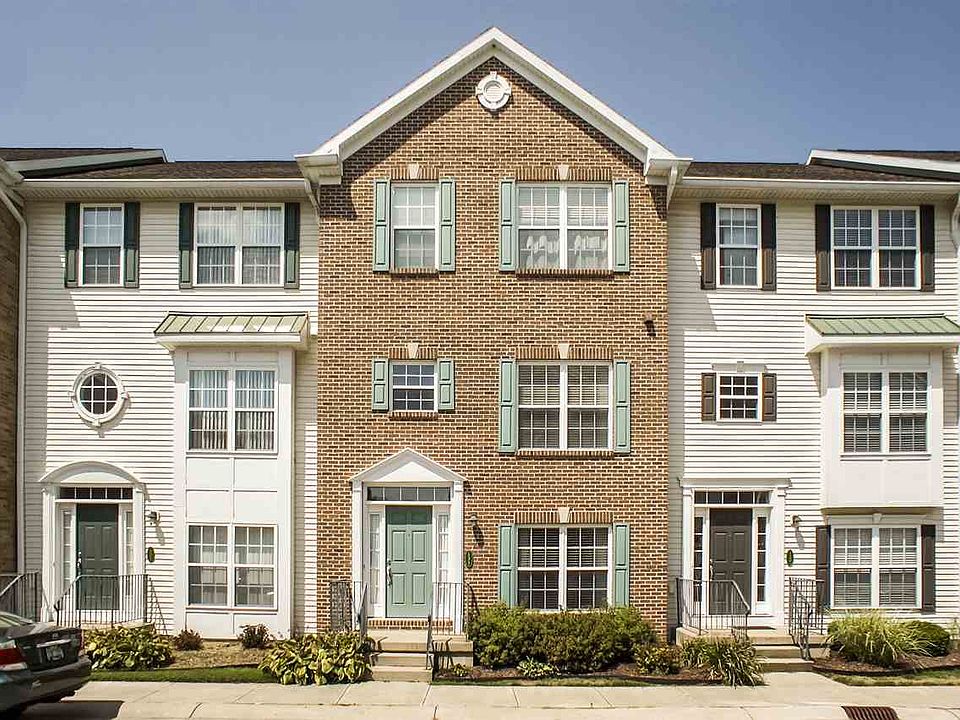 1st image of 131 Clancey St