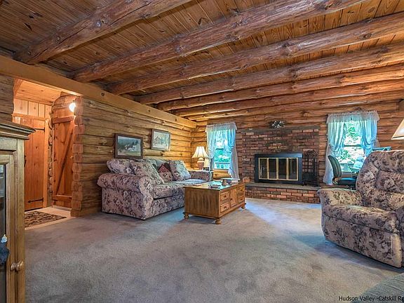 4th image of 23 Park Dr