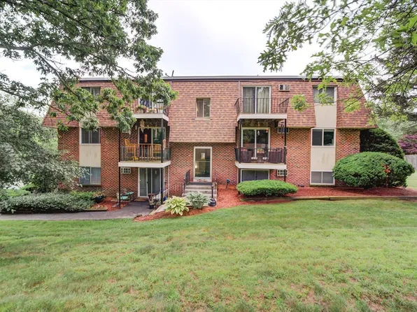 100 Pemberton St APT 11, Dracut, MA 01826