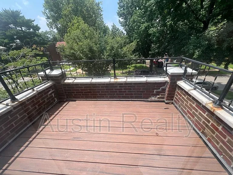 1018 Commodore Dr #A — Photo 13