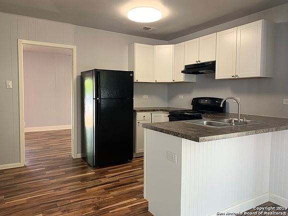 4th image of 1617 Thorain Blvd
