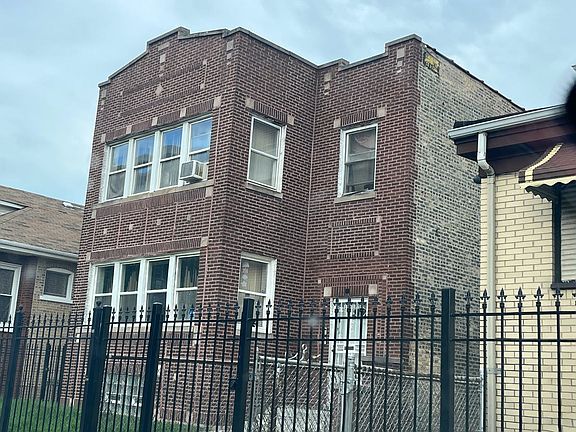 2nd image of 1015 N Laramie Ave